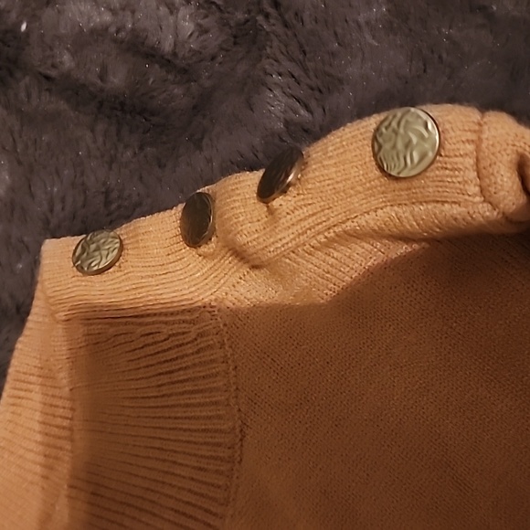 Sweater with gold buttons on right shoulder - Picture 2 of 3